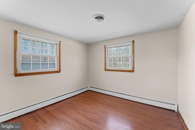 292 E PITTSFIELD ST, Pennsville, NJ 08070