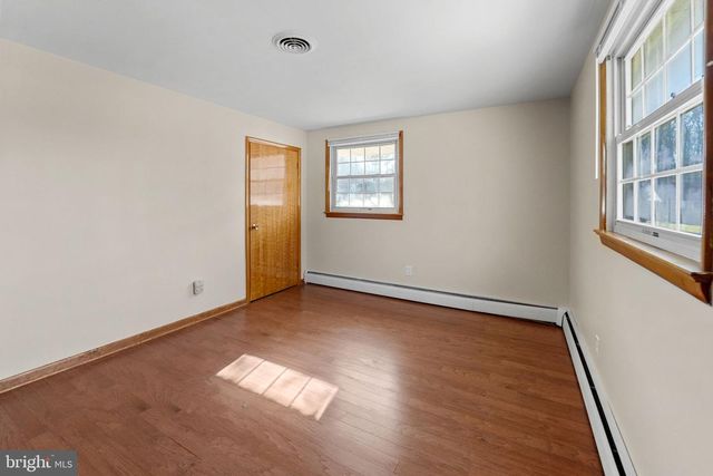 292 E PITTSFIELD ST, Pennsville, NJ 08070