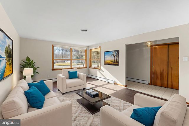 292 E PITTSFIELD ST, Pennsville, NJ 08070