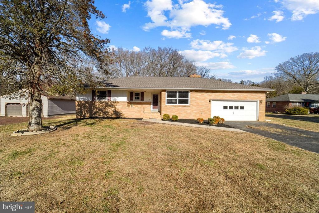 292 E PITTSFIELD ST, Pennsville, NJ 08070