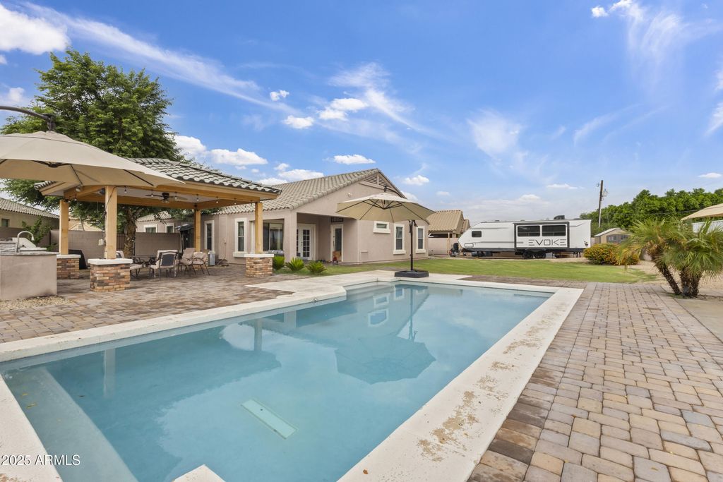 5775 N 72ND Drive, Glendale, AZ 85303