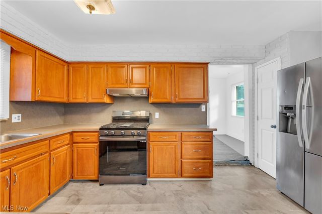 1850 Turkeyfoot Lake Road, Barberton, OH 44203