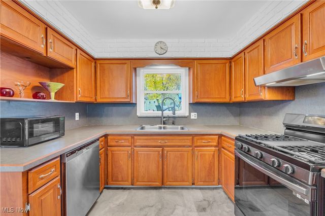 1850 Turkeyfoot Lake Road, Barberton, OH 44203