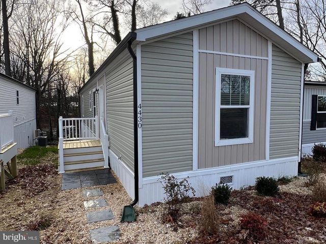 4430 HOTCHKISS ST, Fredericksburg, VA 22408