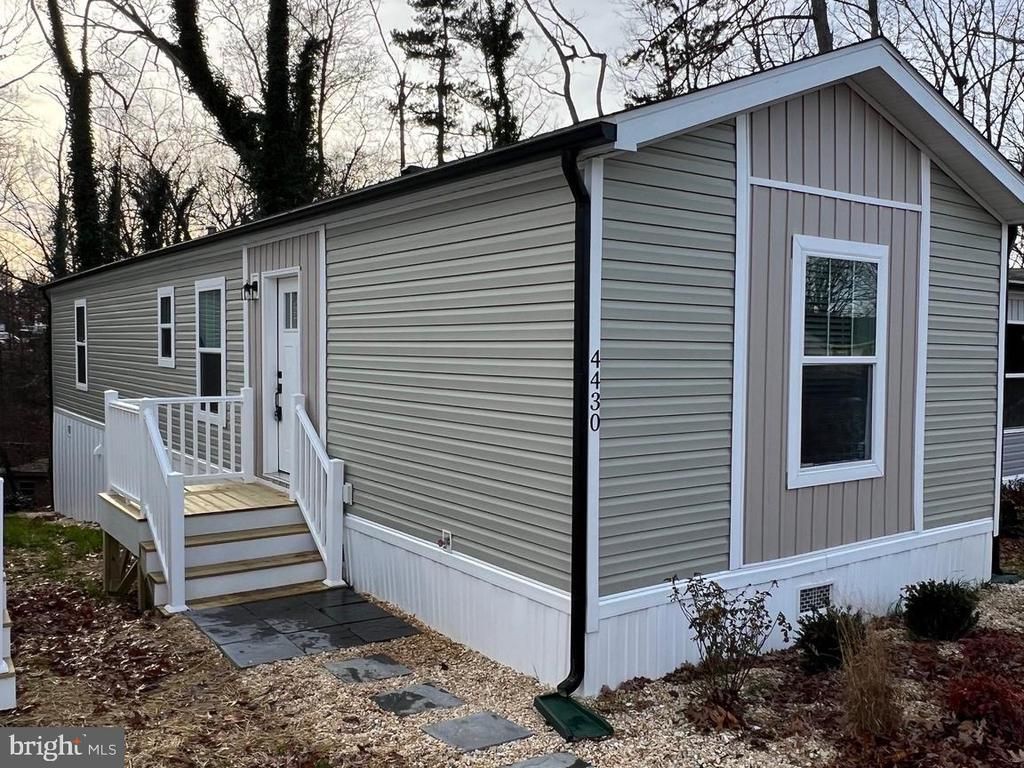 4430 HOTCHKISS ST, Fredericksburg, VA 22408