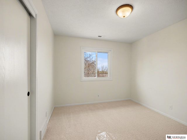 11840 S 219th Avenue, Gretna, NE 68028