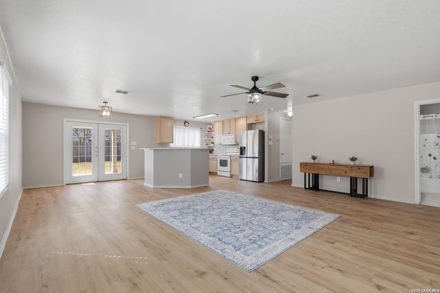 637 Northhill Cir, New Braunfels, TX 78130