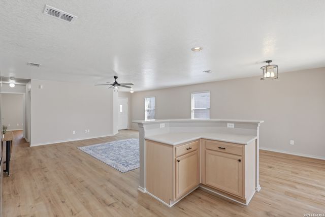 637 Northhill Cir, New Braunfels, TX 78130