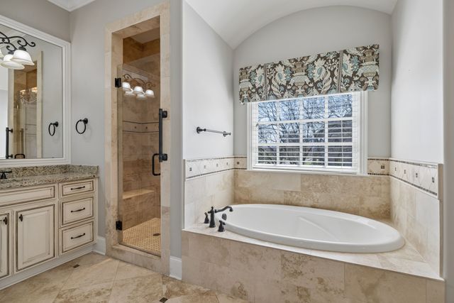 990 Still Forest Dr, Brentwood, TN 37027