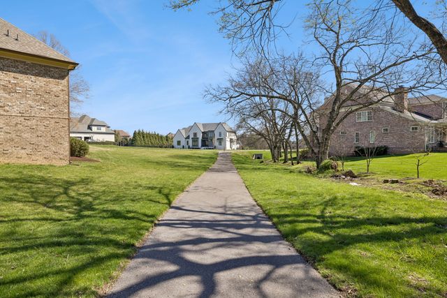 990 Still Forest Dr, Brentwood, TN 37027