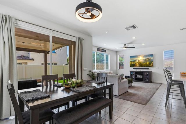 76267 Cambridge Drive, Palm Desert, CA 92211