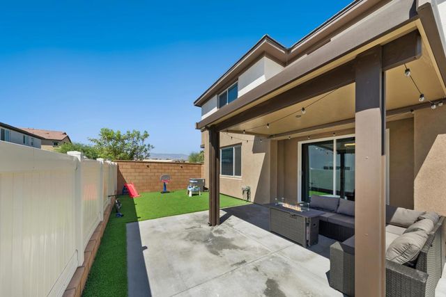76267 Cambridge Drive, Palm Desert, CA 92211