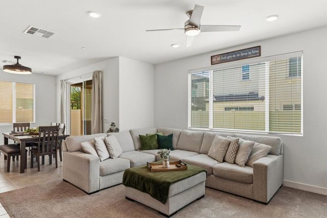 76267 Cambridge Drive, Palm Desert, CA 92211