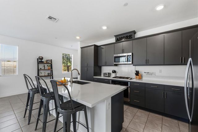 76267 Cambridge Drive, Palm Desert, CA 92211