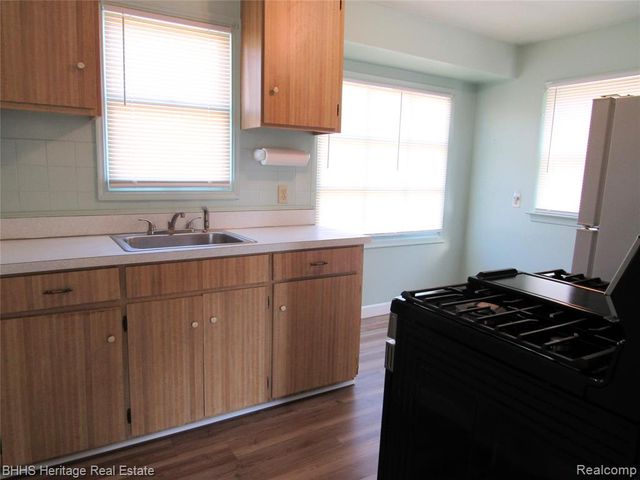 1678 Gregory Avenue, Lincoln Park, MI 48146