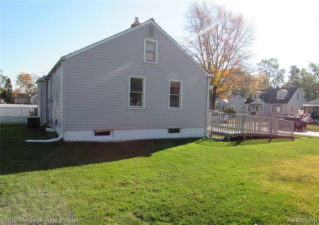 1678 Gregory Avenue, Lincoln Park, MI 48146