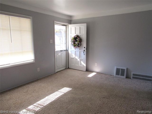 1678 Gregory Avenue, Lincoln Park, MI 48146