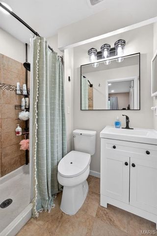 825 Dinard Drive, St Louis, MO 63021