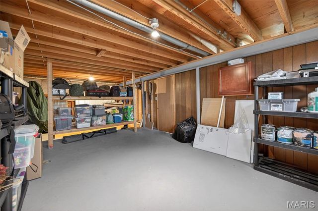 825 Dinard Drive, St Louis, MO 63021