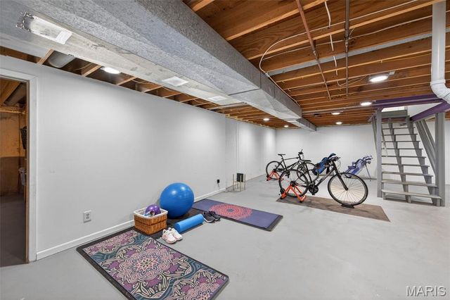 825 Dinard Drive, St Louis, MO 63021