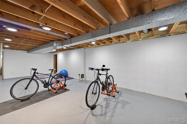 825 Dinard Drive, St Louis, MO 63021