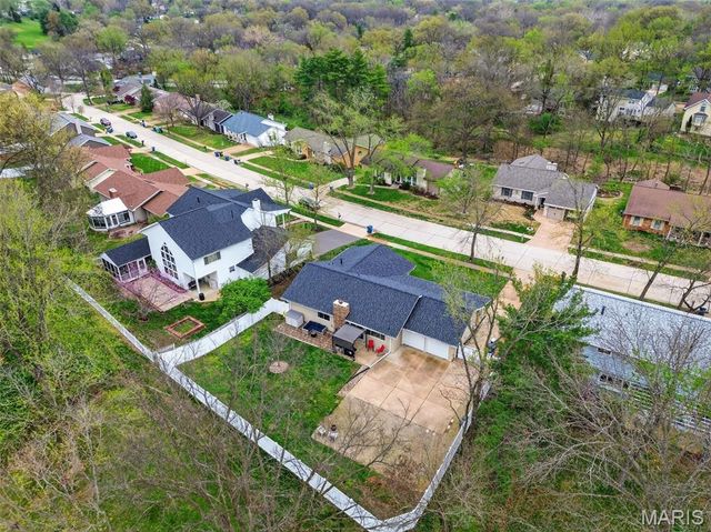 825 Dinard Drive, St Louis, MO 63021