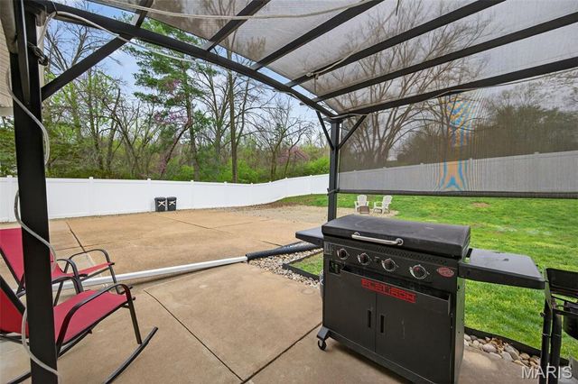 825 Dinard Drive, St Louis, MO 63021