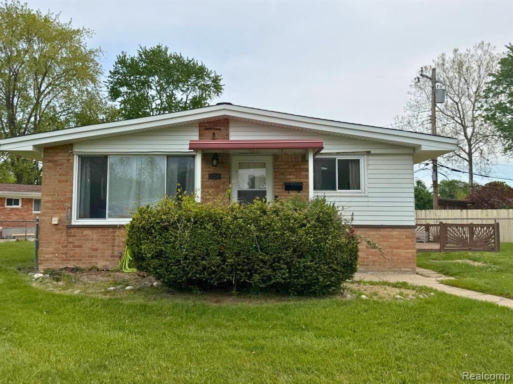 33240 Parkwood Street, Westland, MI 48186