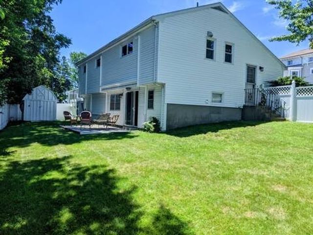 5 Restmere Terrace, Middletown, RI 02842
