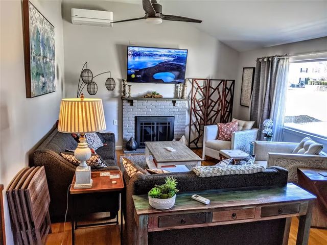 5 Restmere Terrace, Middletown, RI 02842