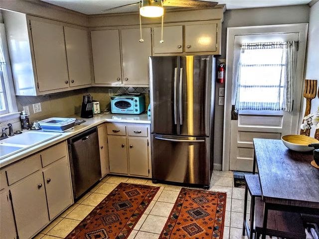 5 Restmere Terrace, Middletown, RI 02842