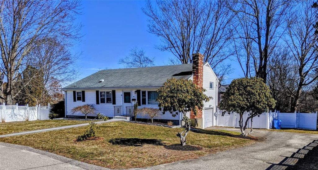 5 Restmere Terrace, Middletown, RI 02842