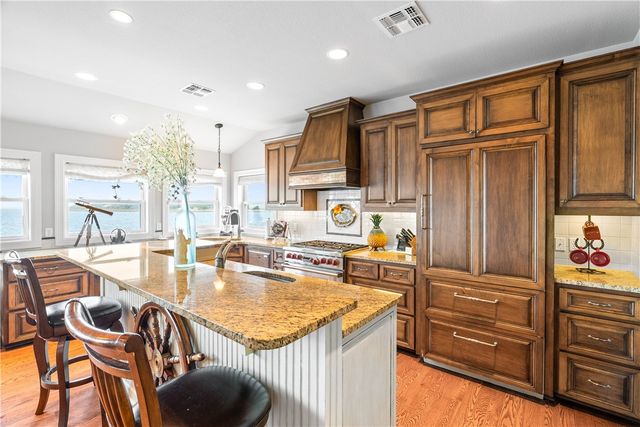 110 Bayshore Dr, Ingleside, TX 78362