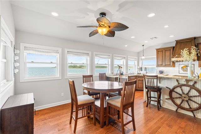 110 Bayshore Dr, Ingleside, TX 78362