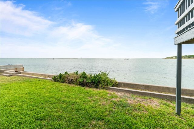 110 Bayshore Dr, Ingleside, TX 78362