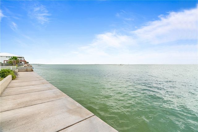 110 Bayshore Dr, Ingleside, TX 78362