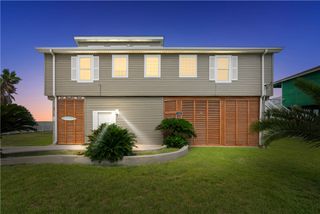 110 Bayshore Dr, Ingleside, TX 78362