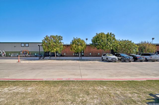 3363 E Commerce St Unit 147, San Antonio, TX 78220
