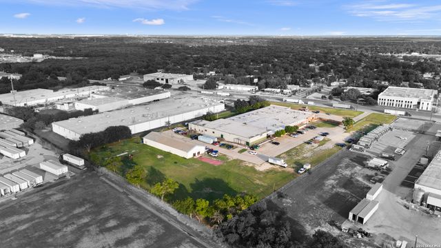 3363 E Commerce St Unit 147, San Antonio, TX 78220