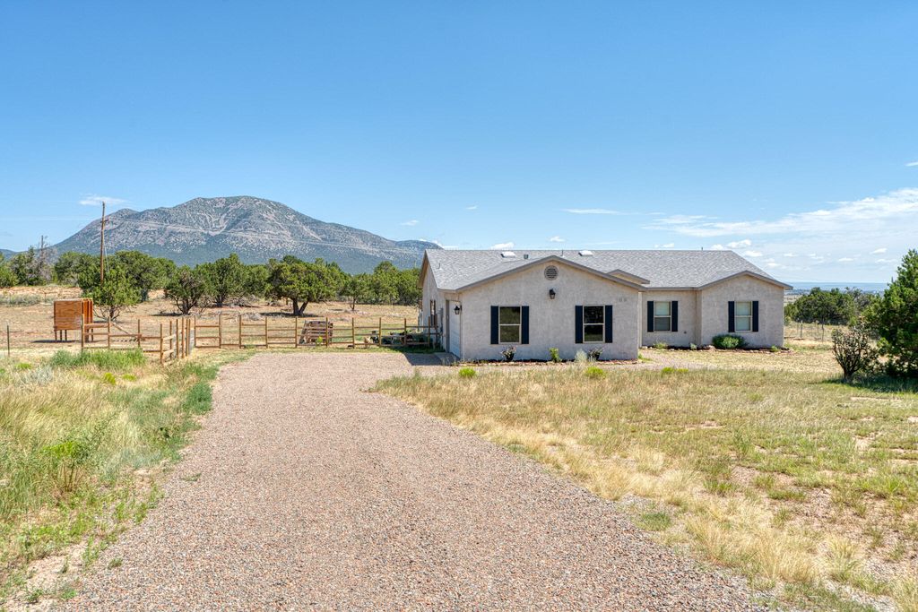 7 Majec Court, Edgewood, NM 87015
