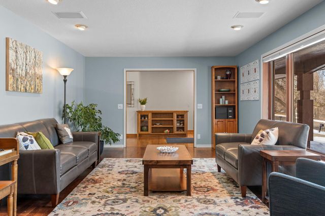 8323 W Franklin Avenue, Saint Louis Park, MN 55426