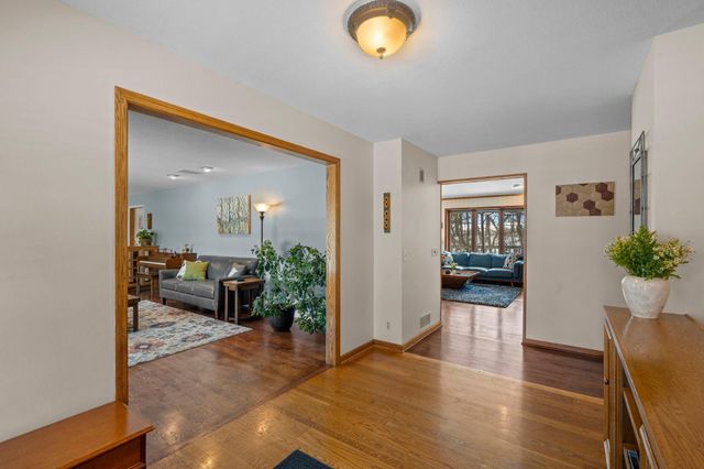 8323 W Franklin Avenue, Saint Louis Park, MN 55426