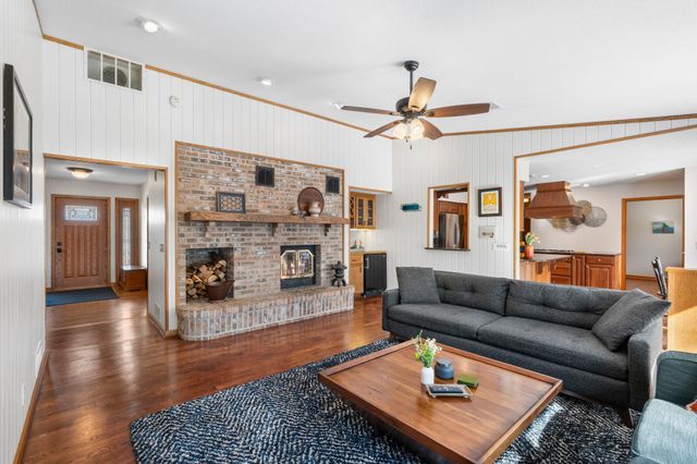 8323 W Franklin Avenue, Saint Louis Park, MN 55426