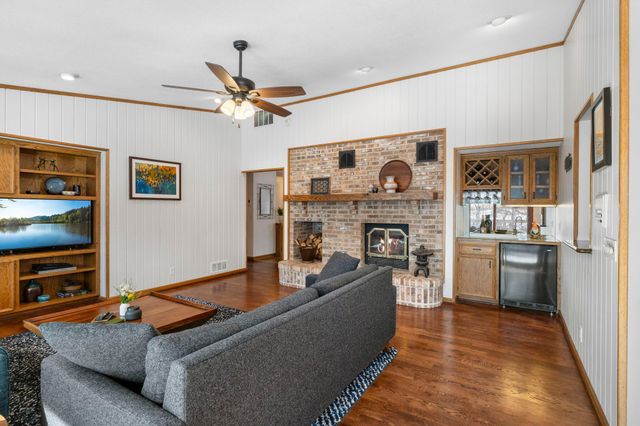 8323 W Franklin Avenue, Saint Louis Park, MN 55426