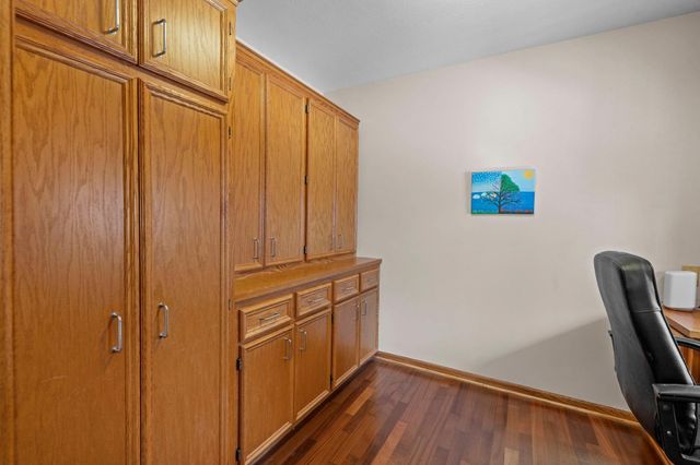 8323 W Franklin Avenue, Saint Louis Park, MN 55426