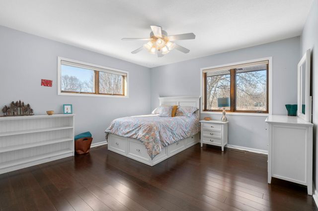 8323 W Franklin Avenue, Saint Louis Park, MN 55426