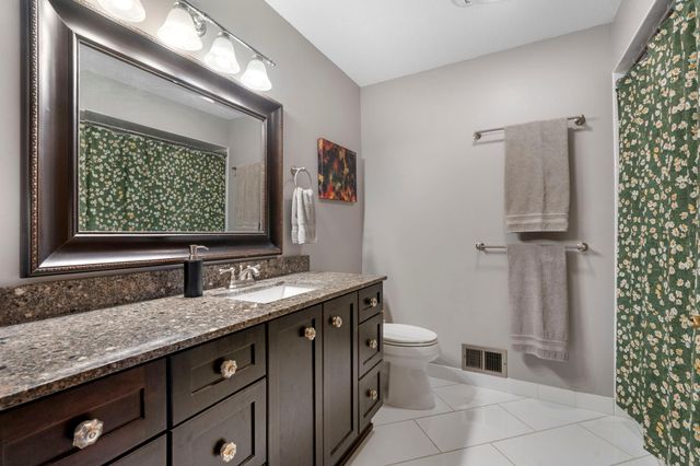 8323 W Franklin Avenue, Saint Louis Park, MN 55426