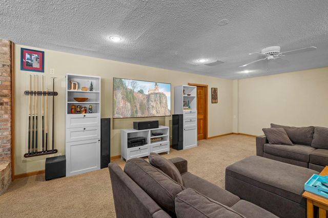 8323 W Franklin Avenue, Saint Louis Park, MN 55426