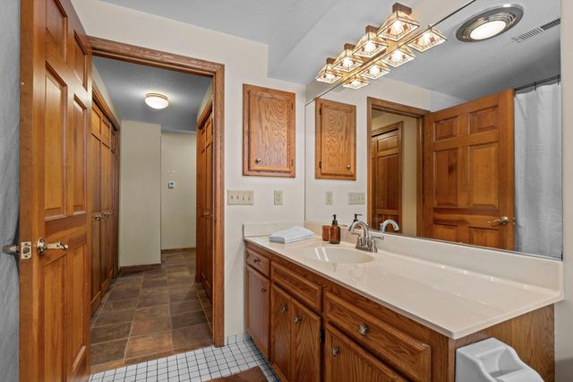8323 W Franklin Avenue, Saint Louis Park, MN 55426