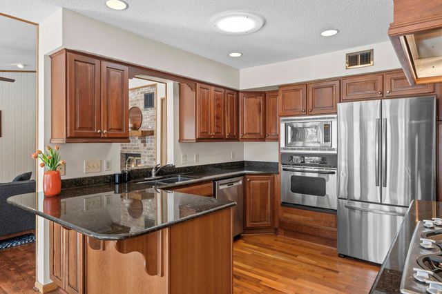 8323 W Franklin Avenue, Saint Louis Park, MN 55426